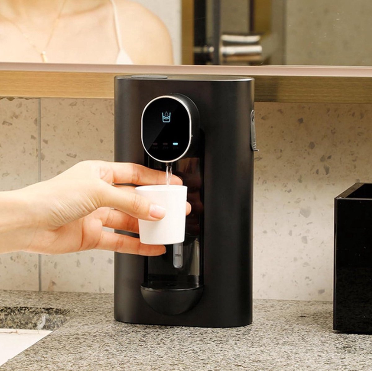 Smart Mondwater Dispenser