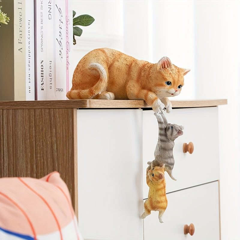 Hangende Kittens Beeld – Unieke Katten Decoratie voor jouw Interieur