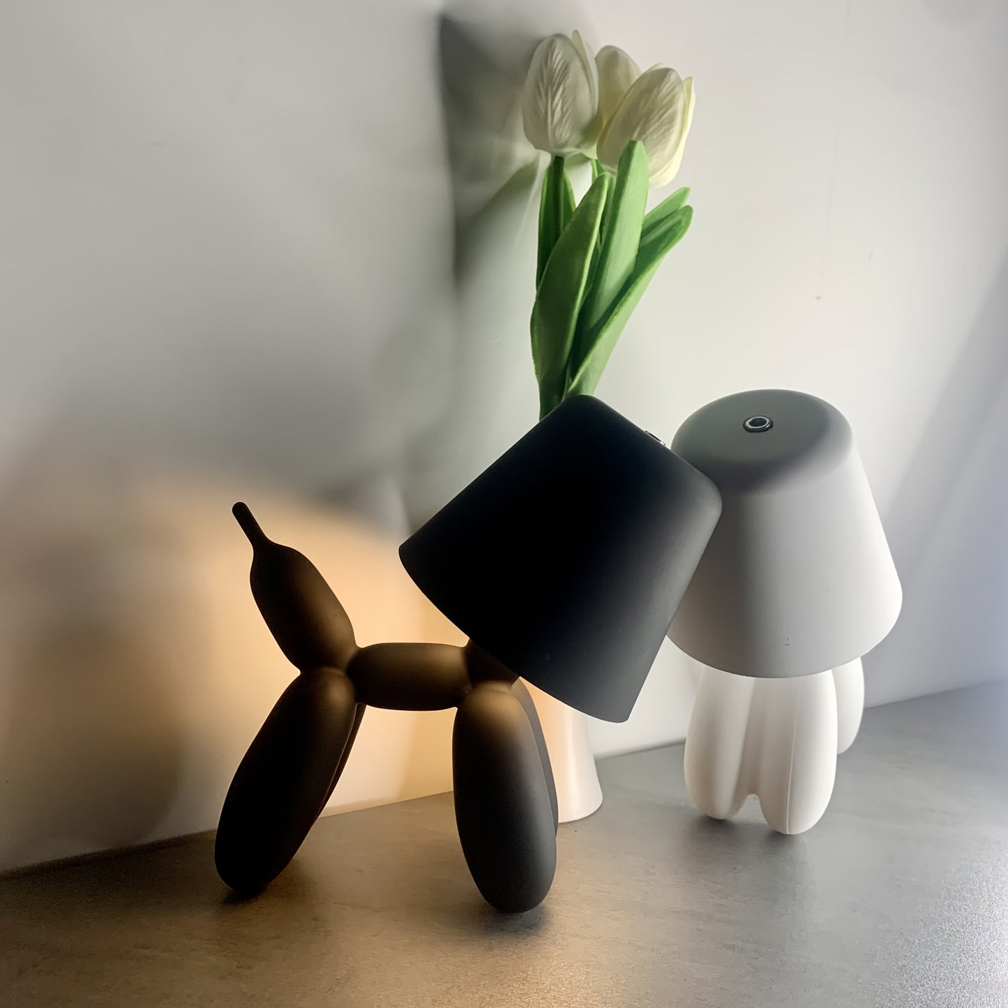 Ballon Hond Lamp – Black & White voor een Uniek Interieur