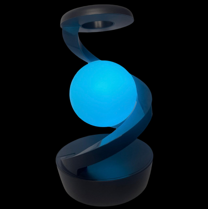 SpinCharge-Lampe – Innovatives Design mit kabellosem Laden. 