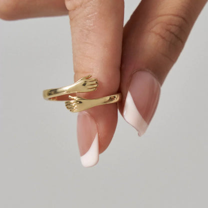 Ring die je Omarmt – Symbool van Eeuwige Liefde in Zilver of Goud