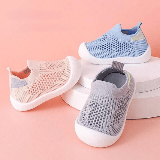 PlayFeet – Luchtige, Veilige Sneakers voor Je Kleintje!