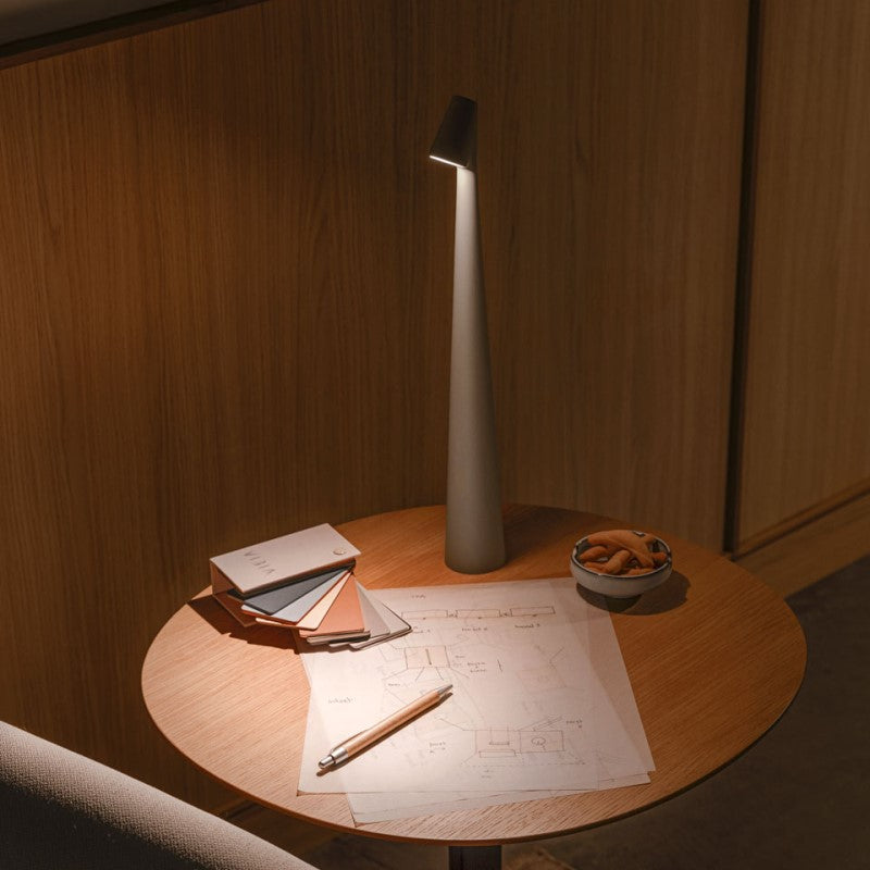 Minimalist Beam Lamp – Dimbare LED Lamp, Tafellamp