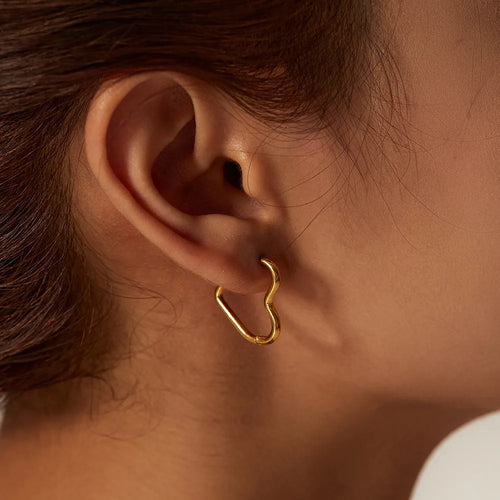 Minimalistische Hartjes Oorbellen – Goud of Zilver voor een Tijdloze Look