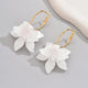 Trendy Witte Bloem Oorbellen – Perfect voor Dagelijk Gebruik, Vakantie & Feestjes