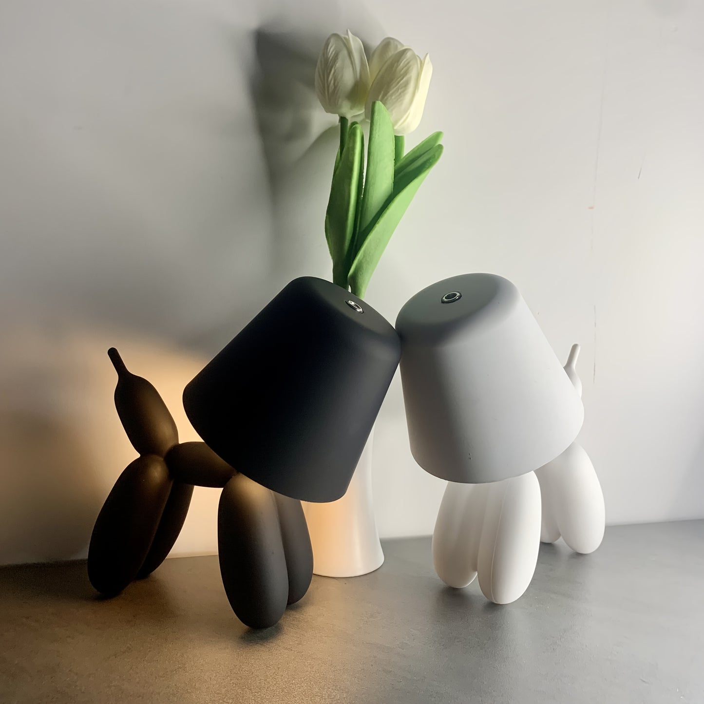 Ballon Hond Lamp – Black & White voor een Uniek Interieur