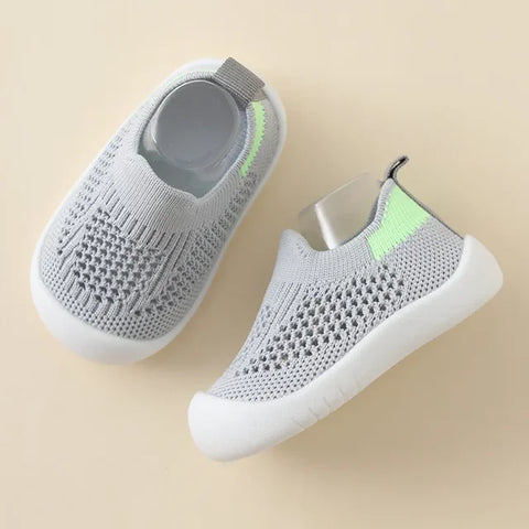 PlayFeet – Luchtige, Veilige Sneakers voor Je Kleintje!